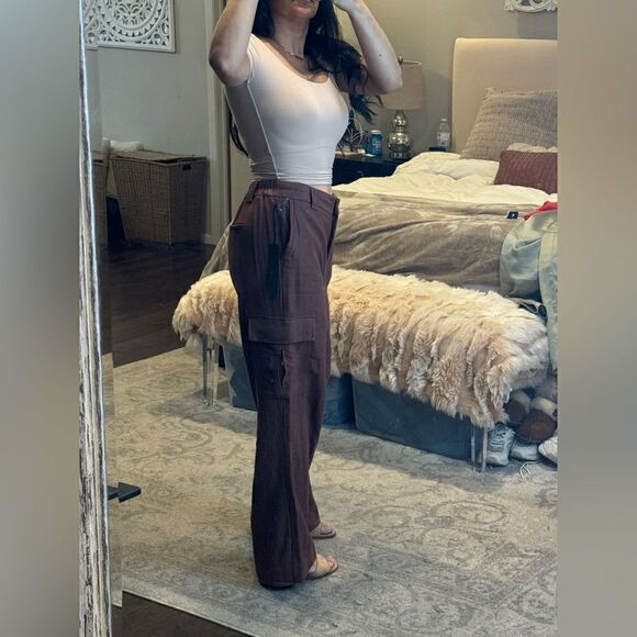 HOUSE OF HARLOW 1960 WIDE LEG CARGO PANTS - Picture 3 of 6